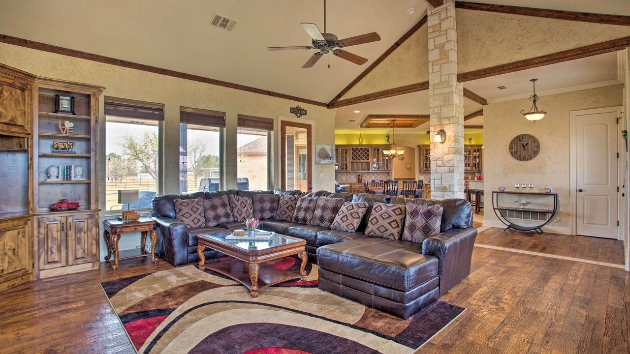 Photo of Livingroom in Weston