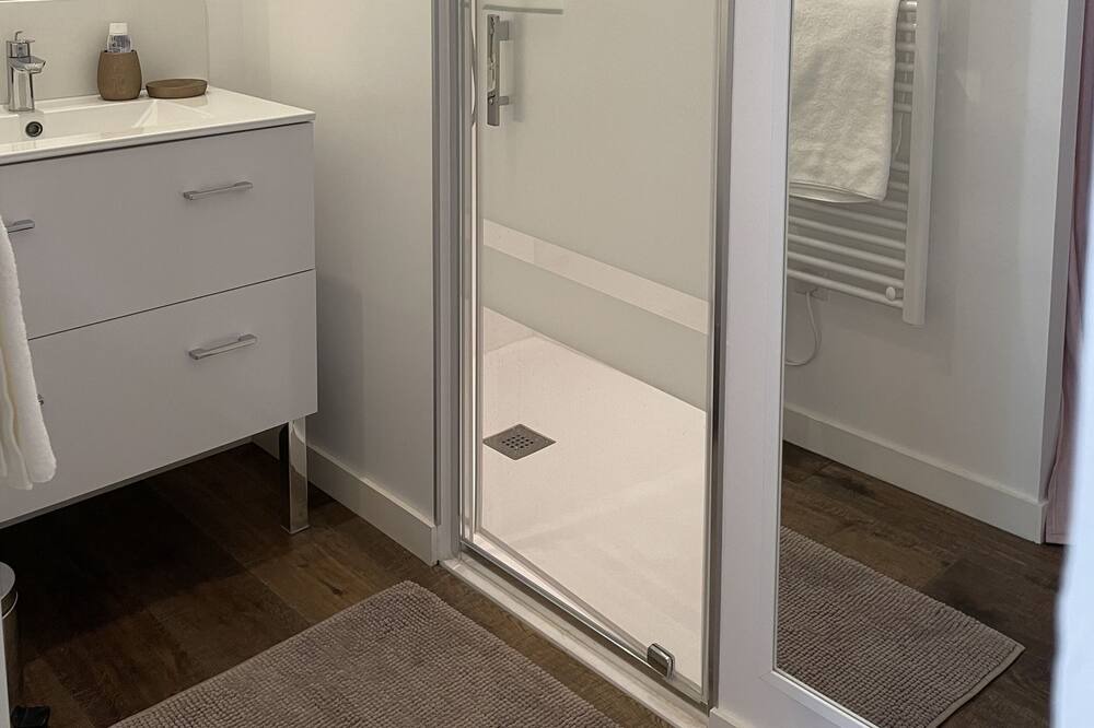 Photo of Bathroom in Plerin
