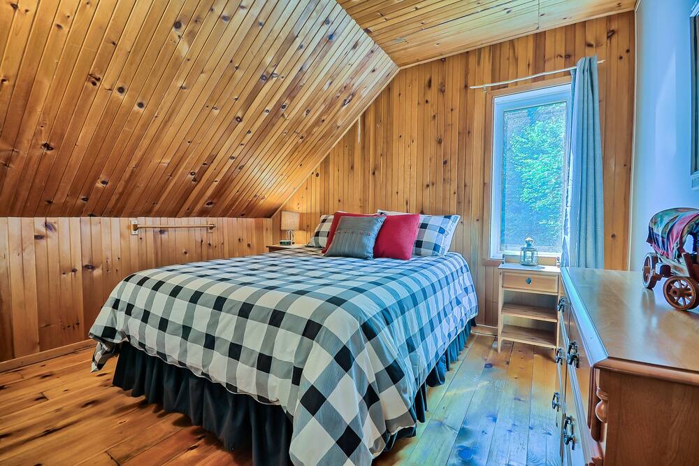 Photo of Bedroom in Sainte-Anne-du-Lac