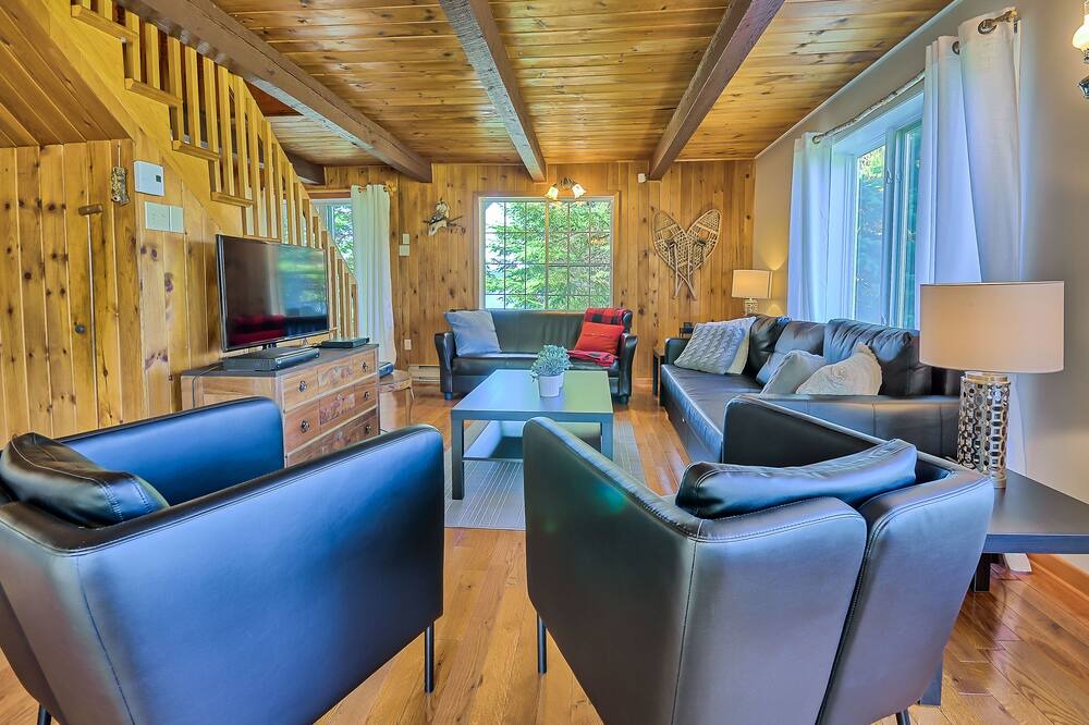 Photo of Livingroom in Sainte-Anne-du-Lac
