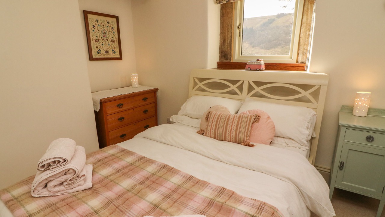 Photo of Others in Litton