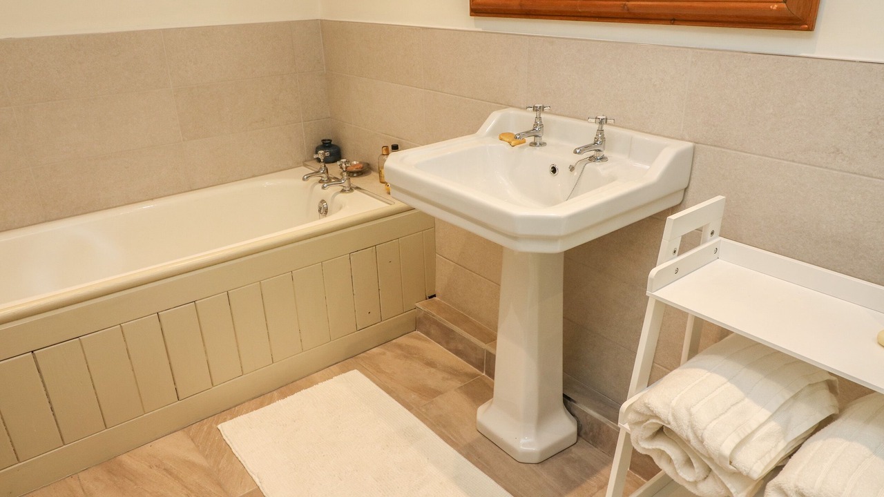 Photo of Others in Litton