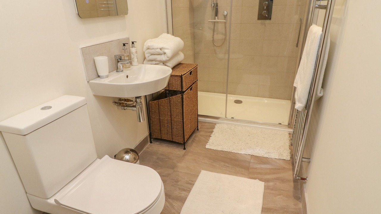 Photo of Others in Litton