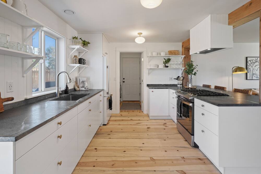 Photo of Kitchen in Mountain View District