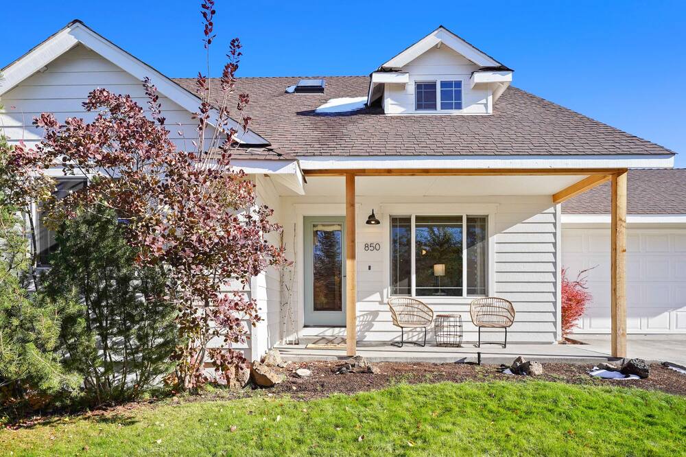 Photo of Outdoor in Mountain View District