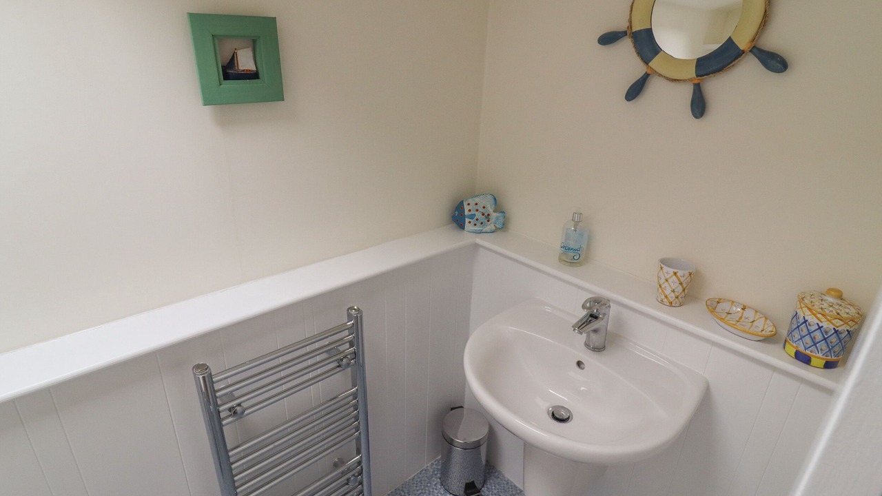 Photo of Bathroom in Lympstone