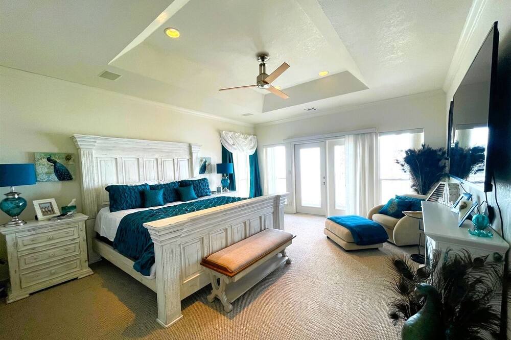 Photo of Bedroom in City-by-the Sea