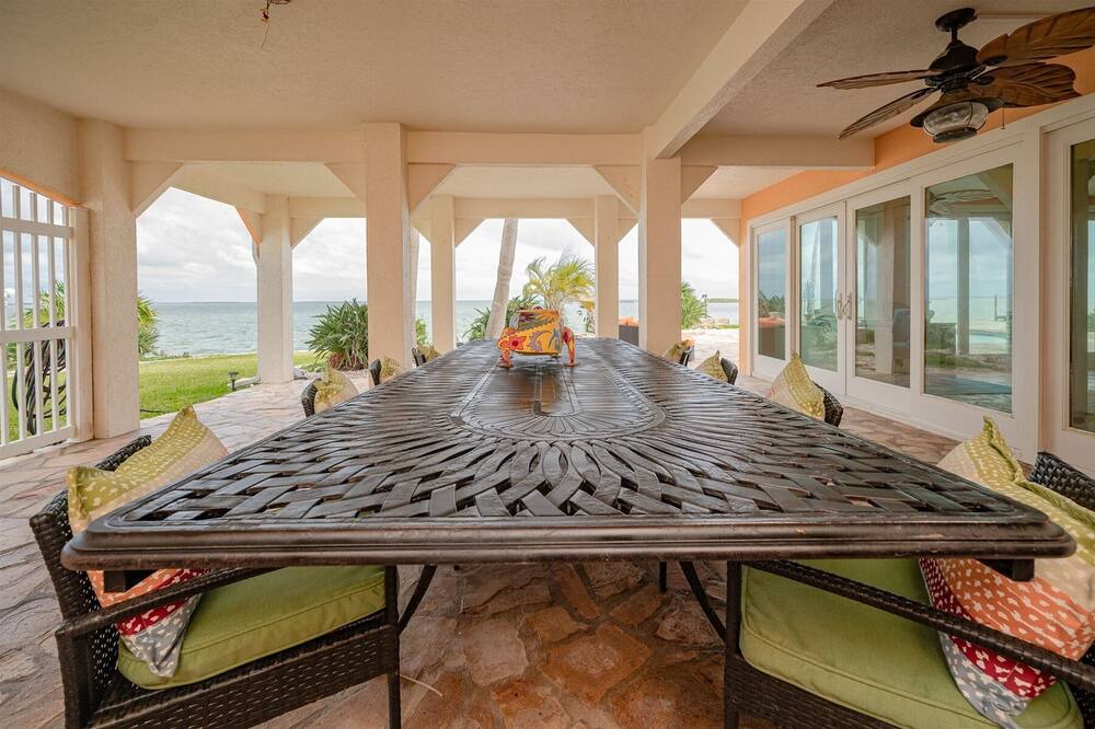Photo of Patio Balcony in City-by-the Sea