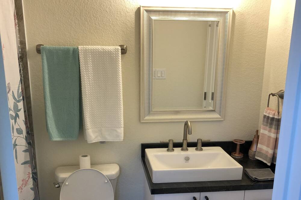 Photo of Bathroom in Circle D-KC Estates