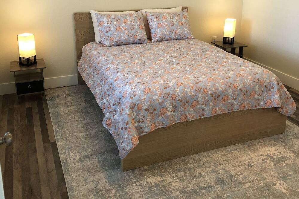 Photo of Bedroom in Circle D-KC Estates