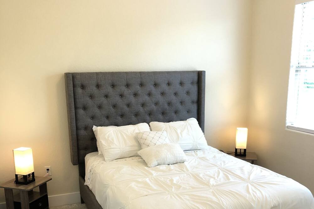 Photo of Bedroom in Circle D-KC Estates
