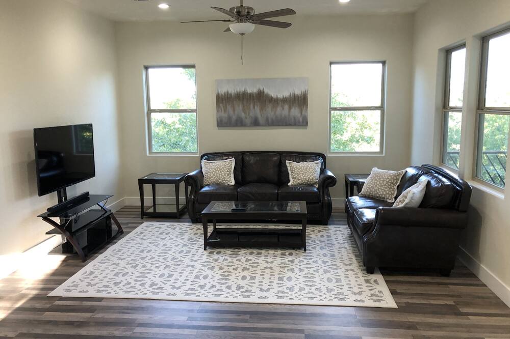 Photo of Livingroom in Circle D-KC Estates