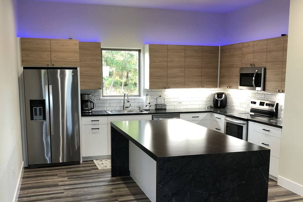Photo of Kitchen in Circle D-KC Estates