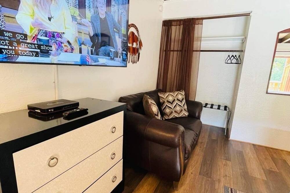 Photo of Livingroom in Shady Cove