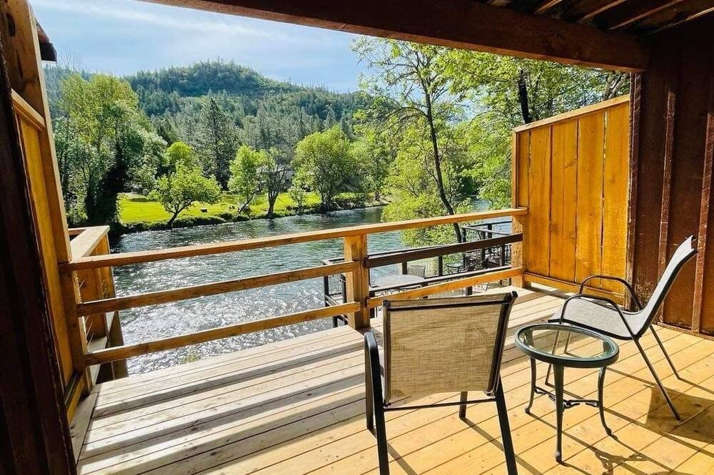 Photo of Patio Balcony in Shady Cove