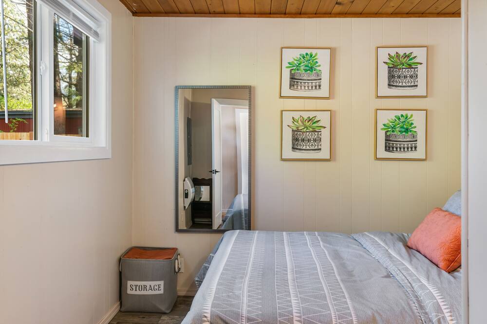 Photo of Bedroom in May Creek