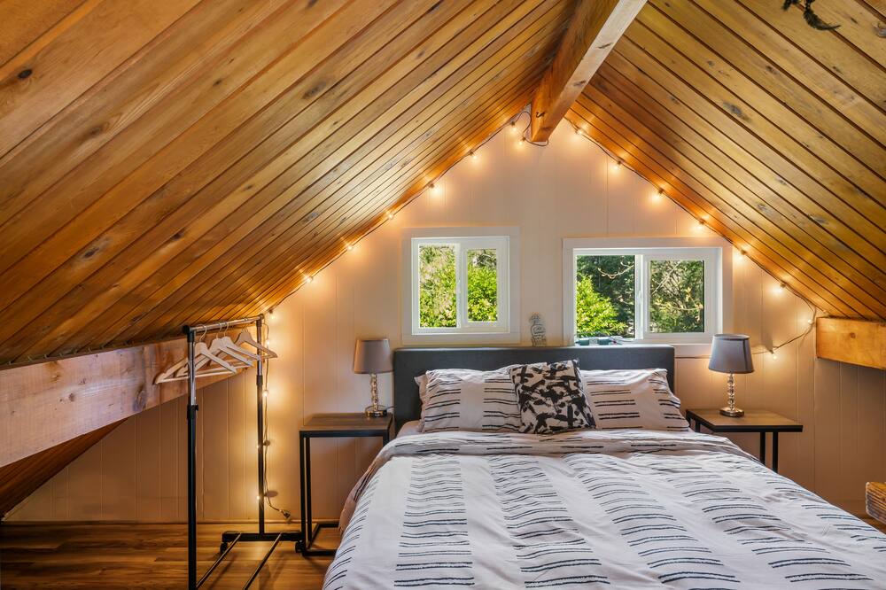 Photo of Bedroom in May Creek