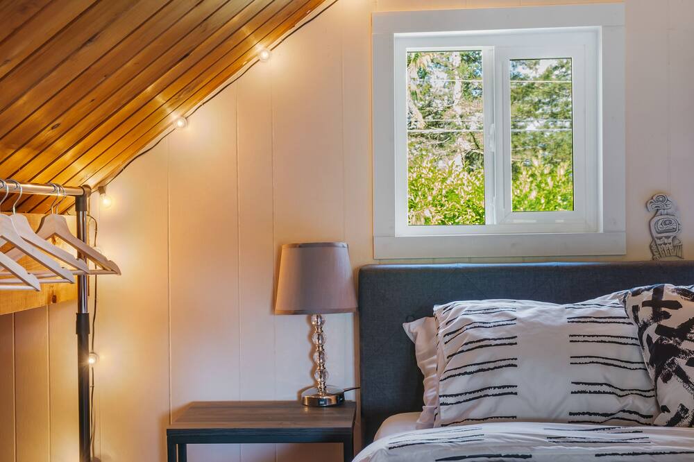 Photo of Bedroom in May Creek