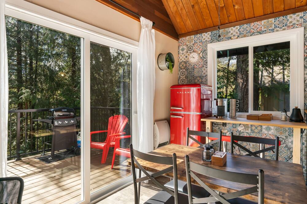 Photo of Patio Balcony in May Creek