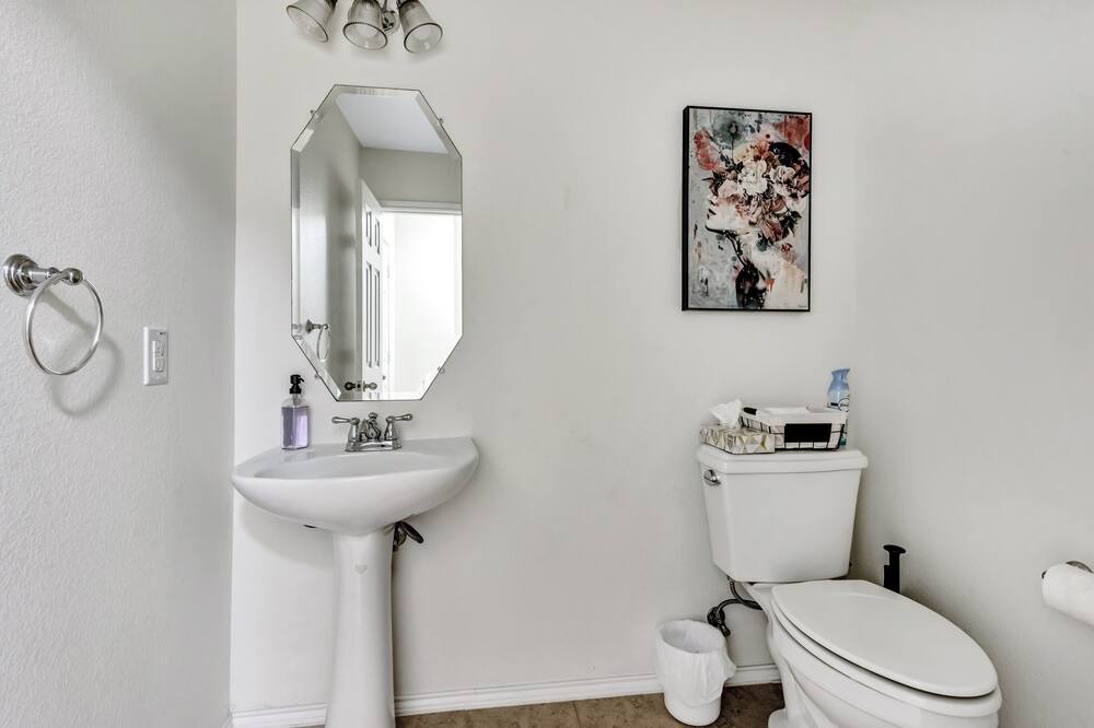 Photo of Bathroom in West Dallas