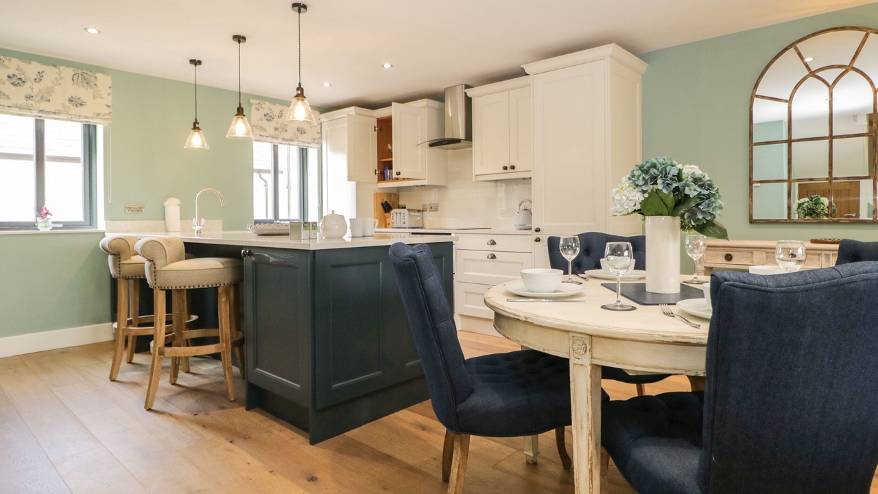 Photo of Others in Wing