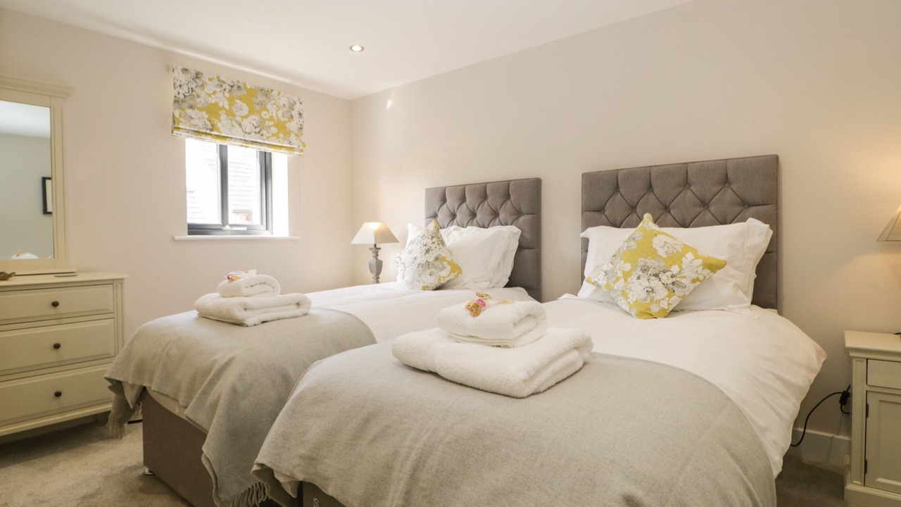 Photo of Others in Wing