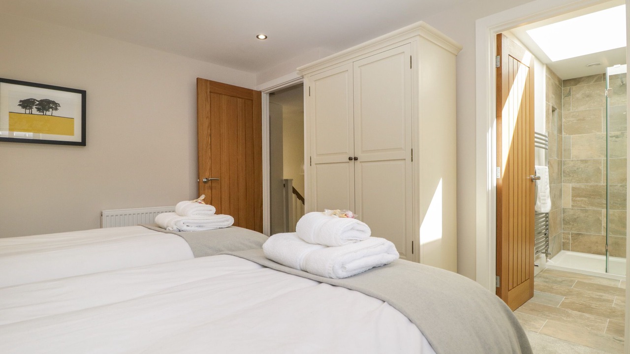 Photo of Others in Wing