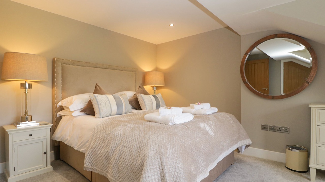 Photo of Others in Wing