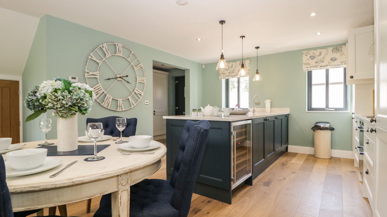 Photo of Others in Wing