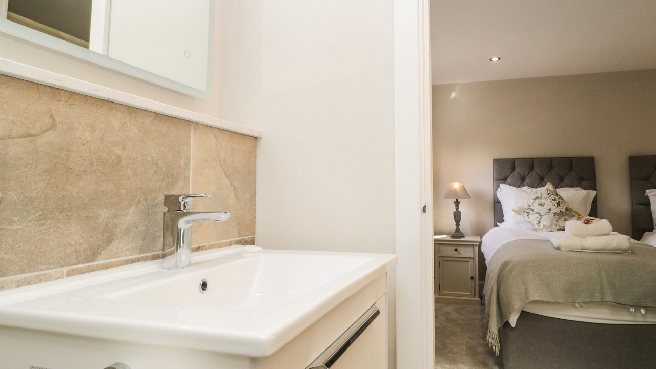 Photo of Others in Wing