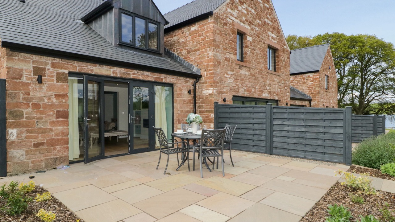 Photo of Others in Wing