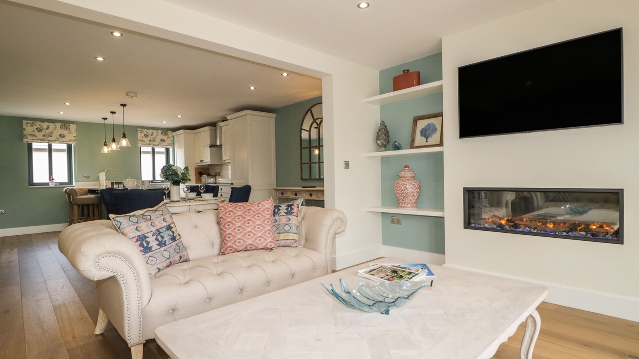 Photo of Others in Wing