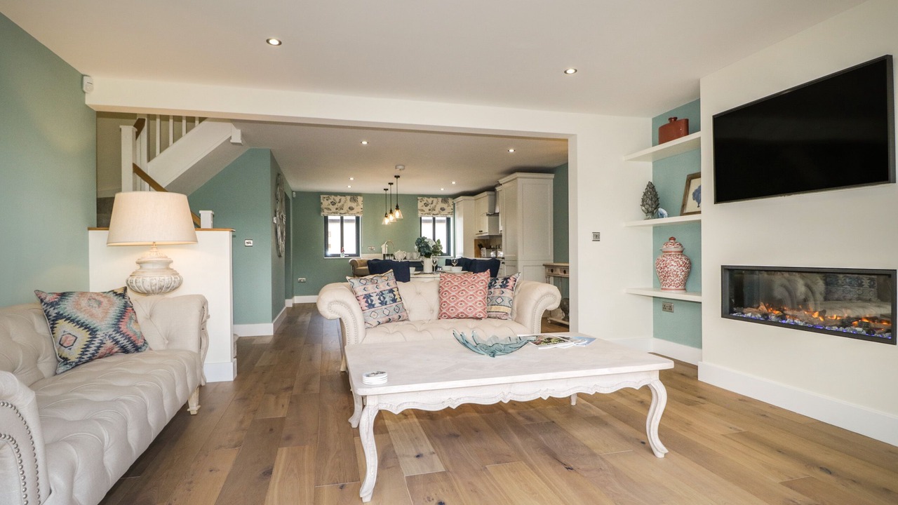 Photo of Others in Wing