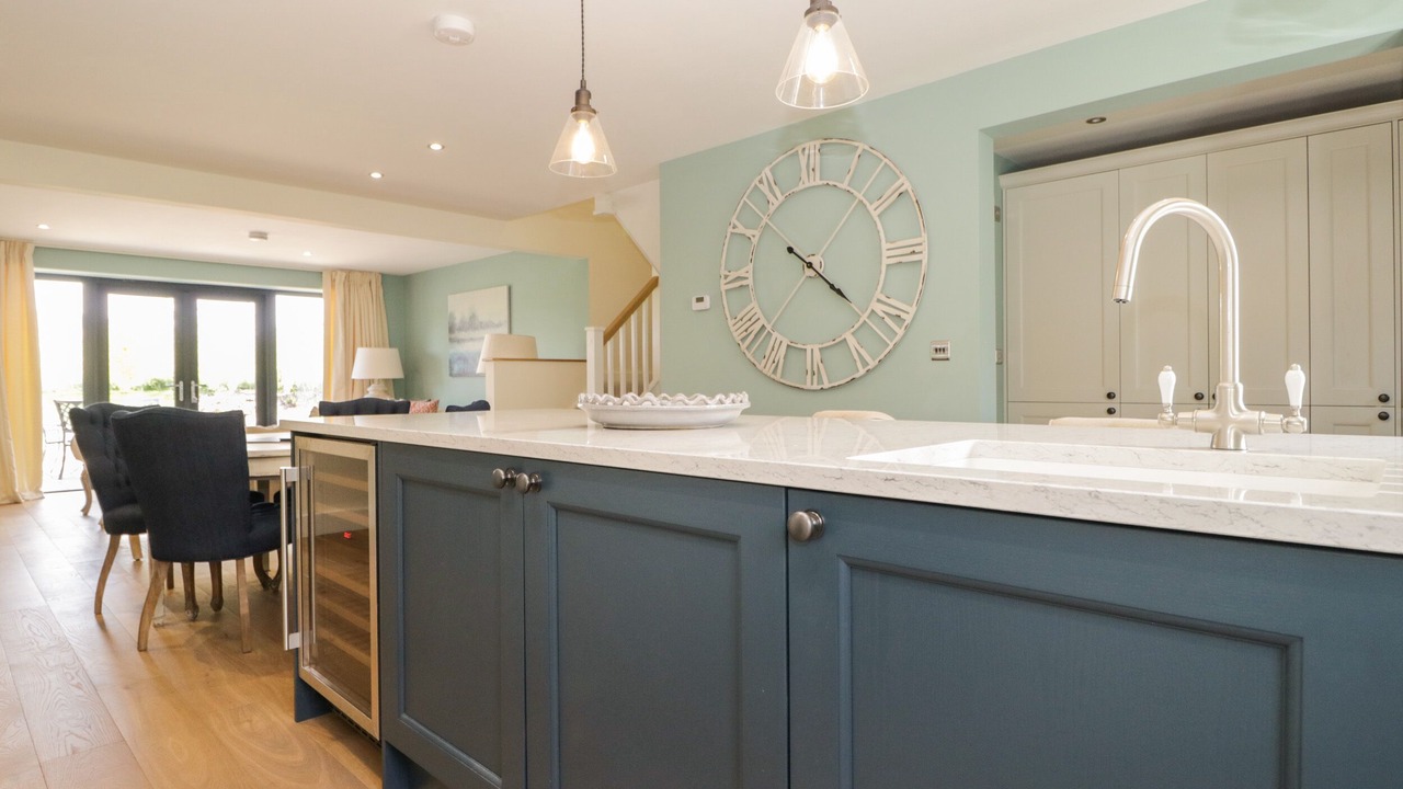 Photo of Others in Wing