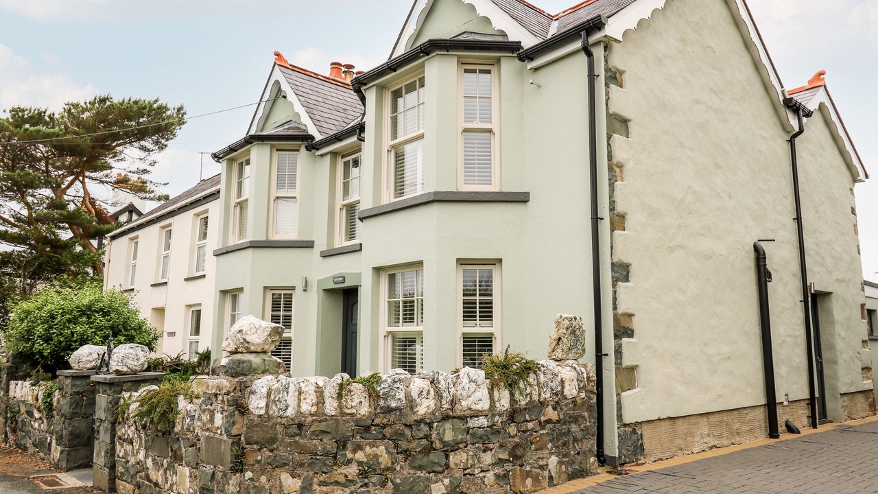 Photo of Others in Dinas Cross