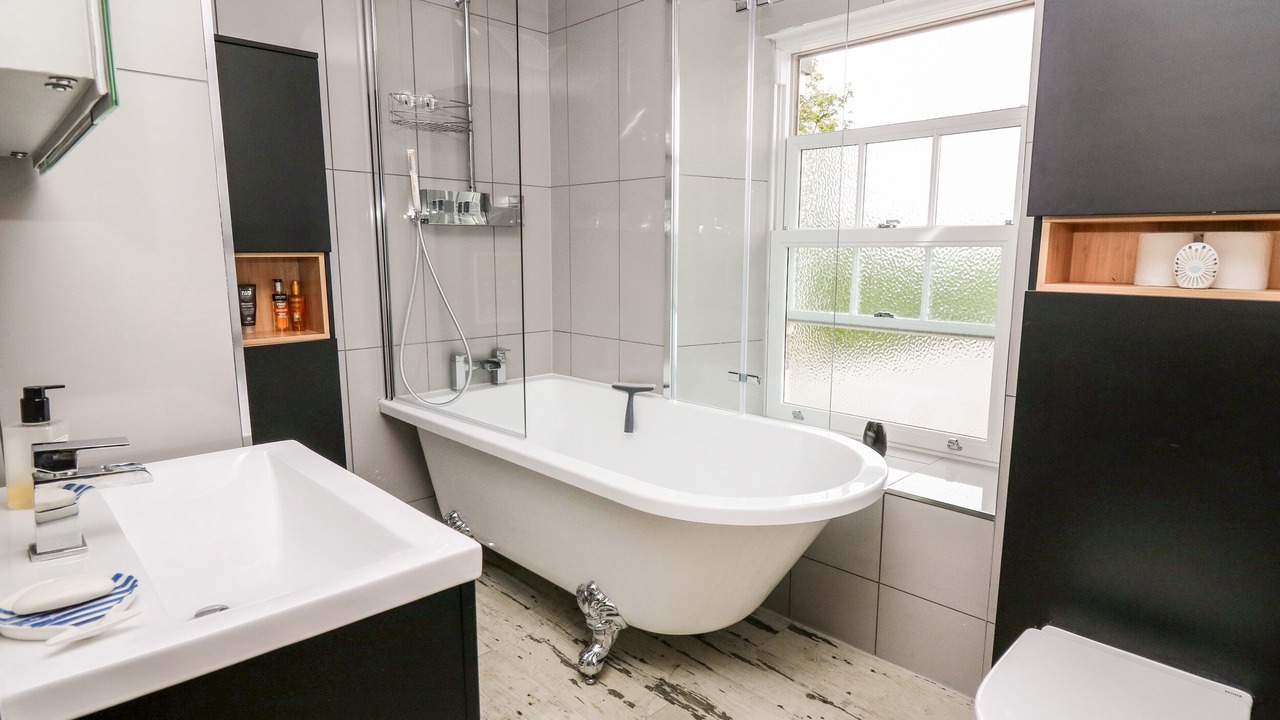 Photo of Others in Dinas Cross