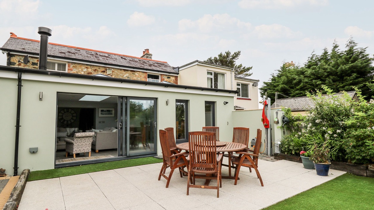 Photo of Others in Dinas Cross