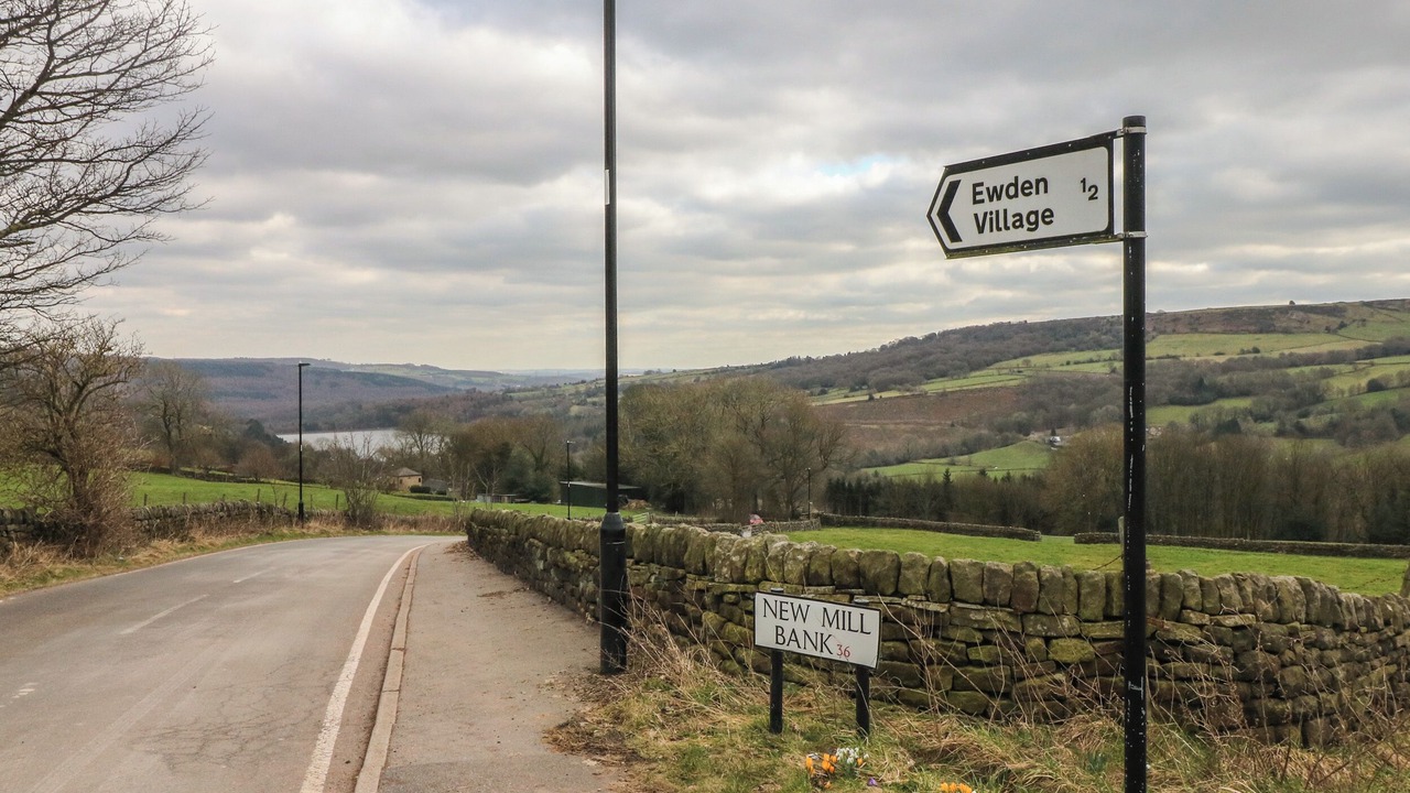 Photo of Others in Hoylandswaine