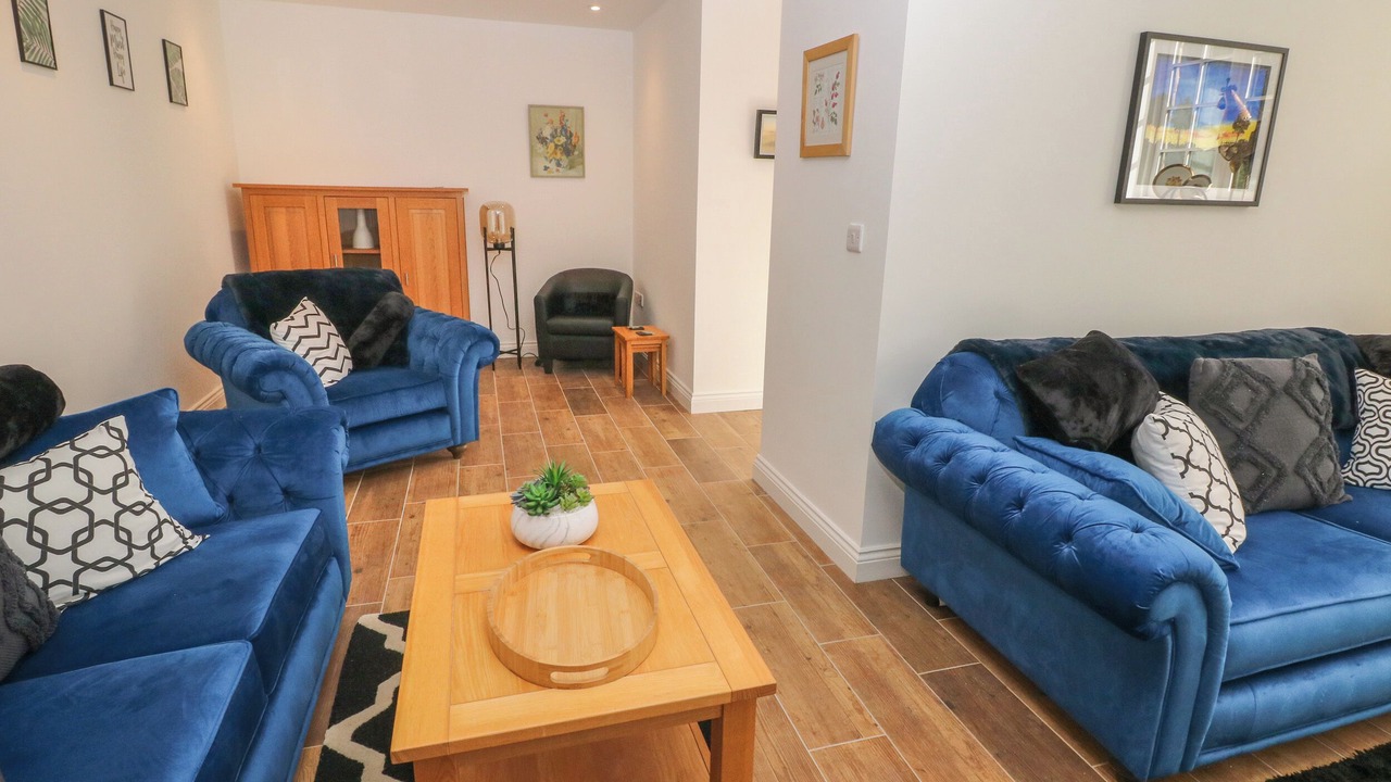 Photo of Others in Hoylandswaine