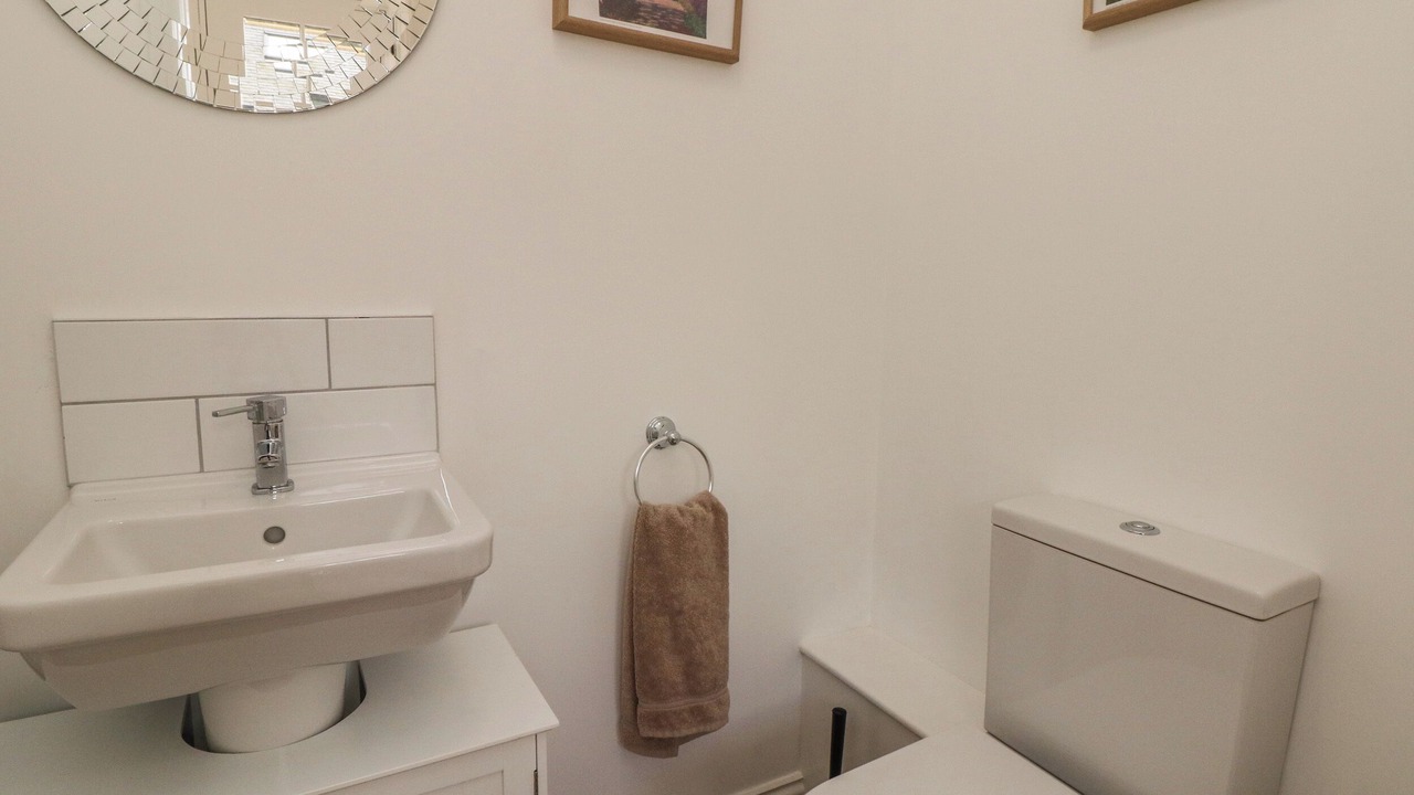 Photo of Others in Hoylandswaine