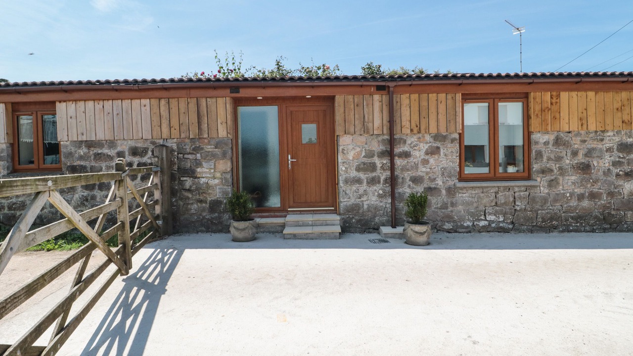 Photo of Outdoor in Banwell