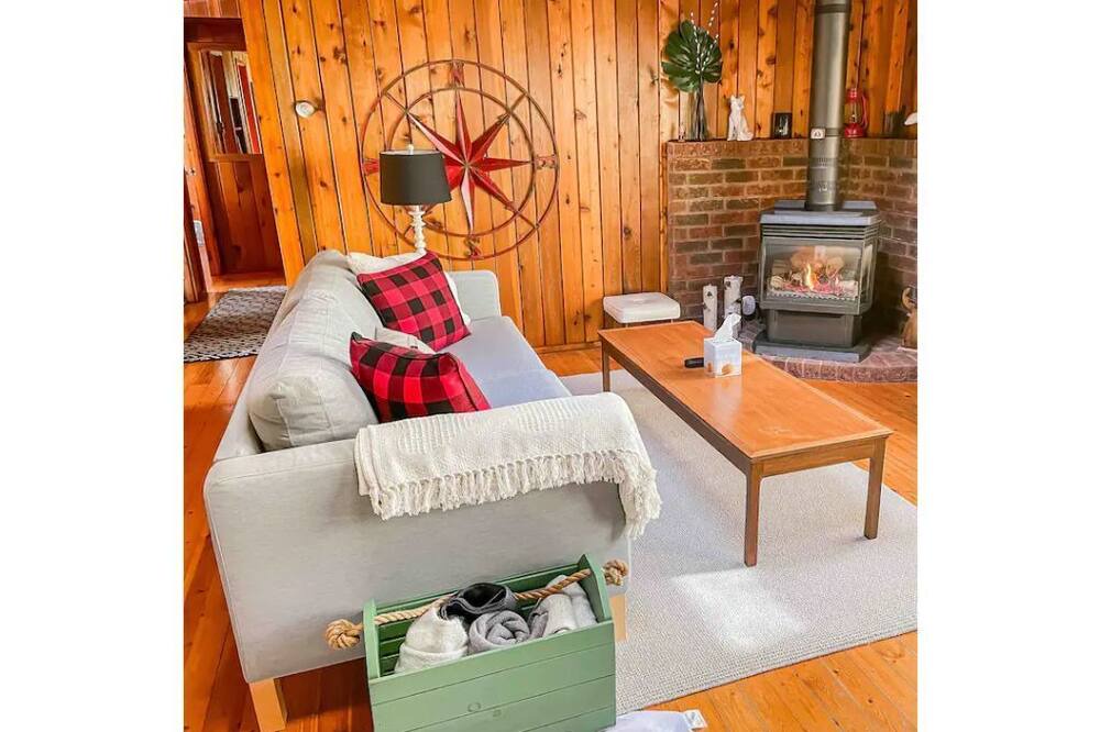 Photo of Livingroom in Fort Erie