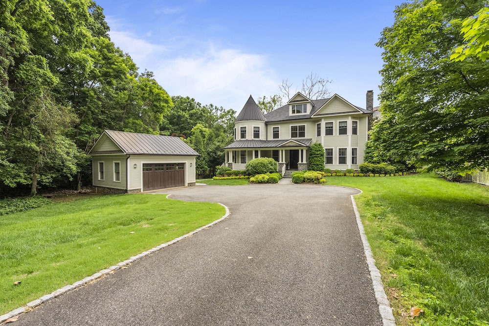 Photo of Outdoor in Jefferson Manor