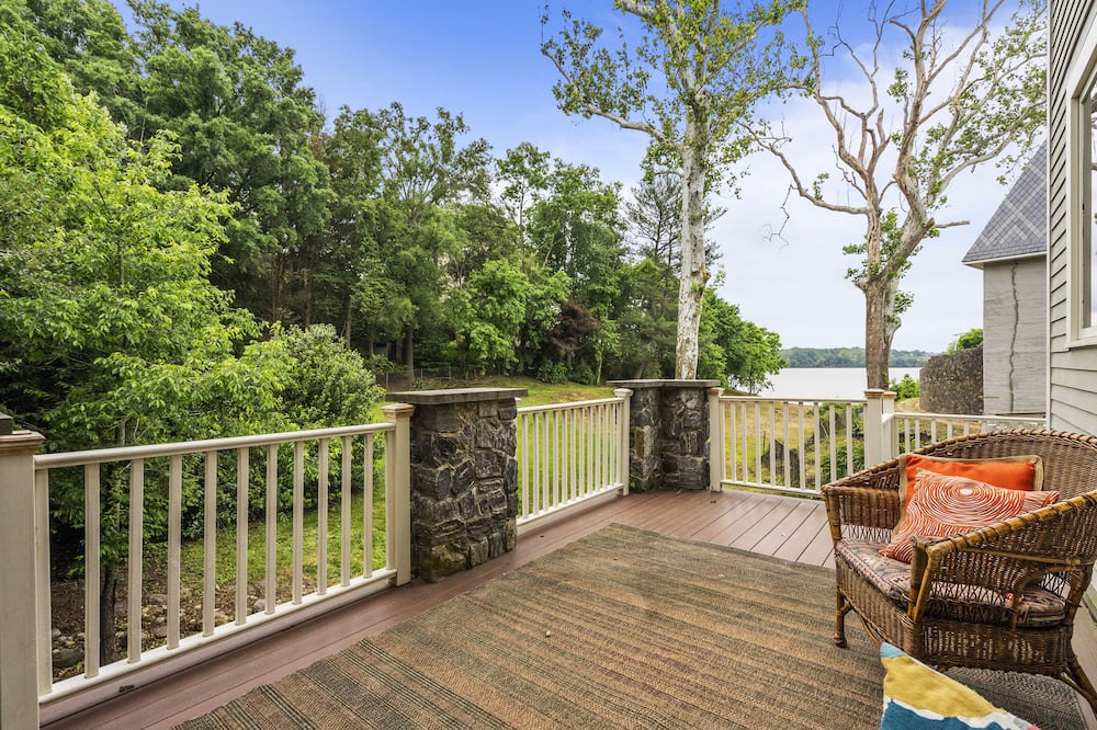 Photo of Patio Balcony in Jefferson Manor