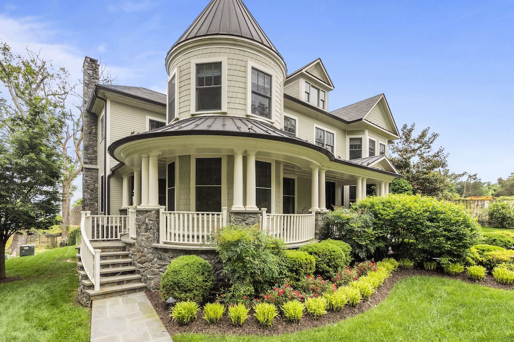 Photo of Outdoor in Jefferson Manor