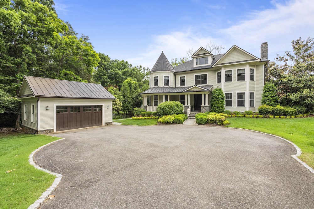 Photo of Outdoor in Jefferson Manor