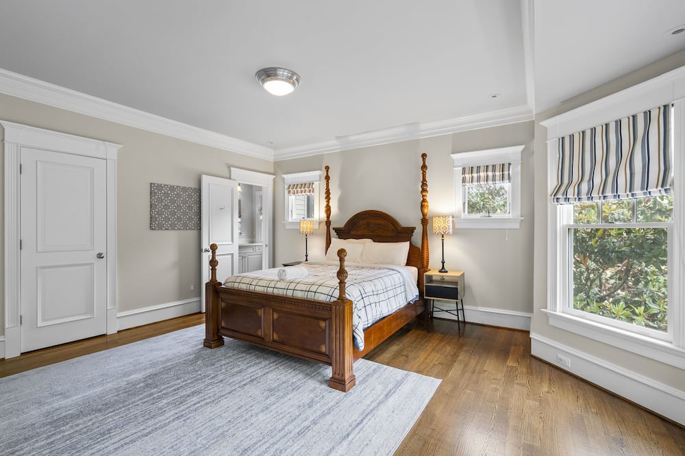 Photo of Bedroom in Jefferson Manor