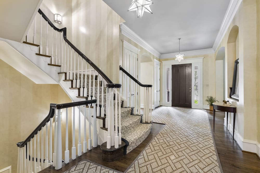 Photo of Others in Jefferson Manor