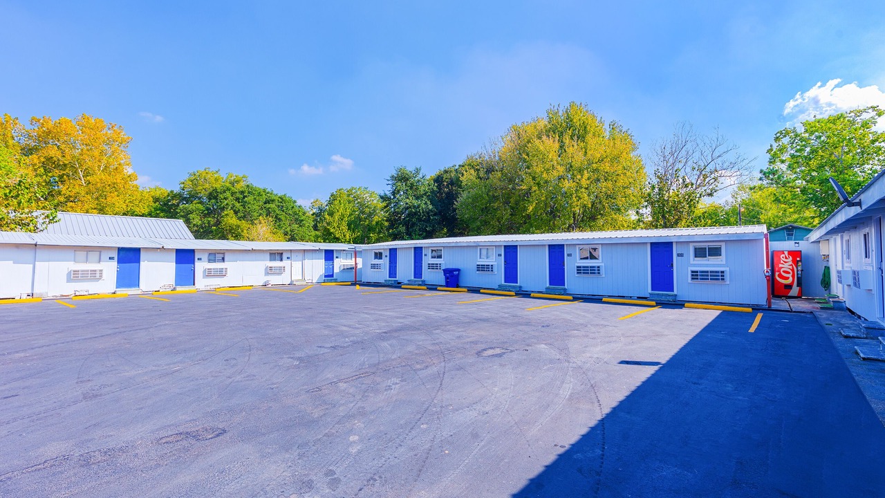 Photo of Outdoor in Winnie