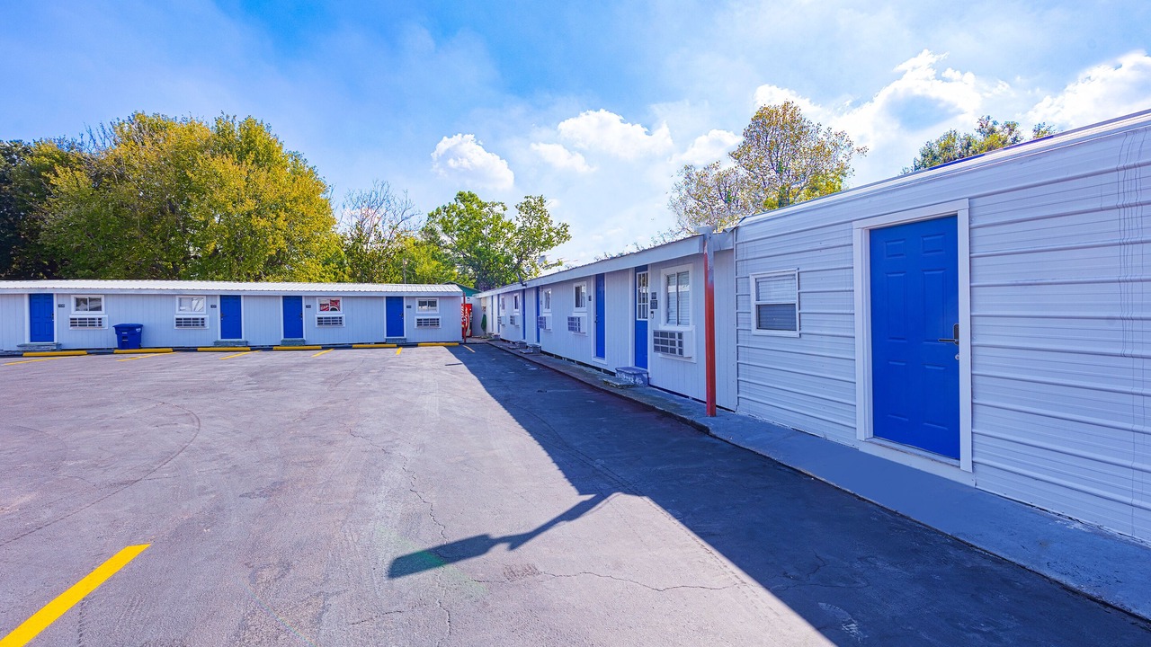 Photo of Outdoor in Winnie